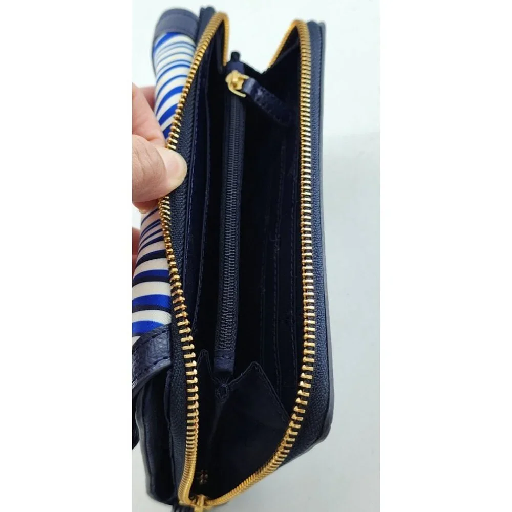Vera Bradley Tess Wristlet Wallet Zip Around Clutch Organizer Blue Wavy‎ Stripes